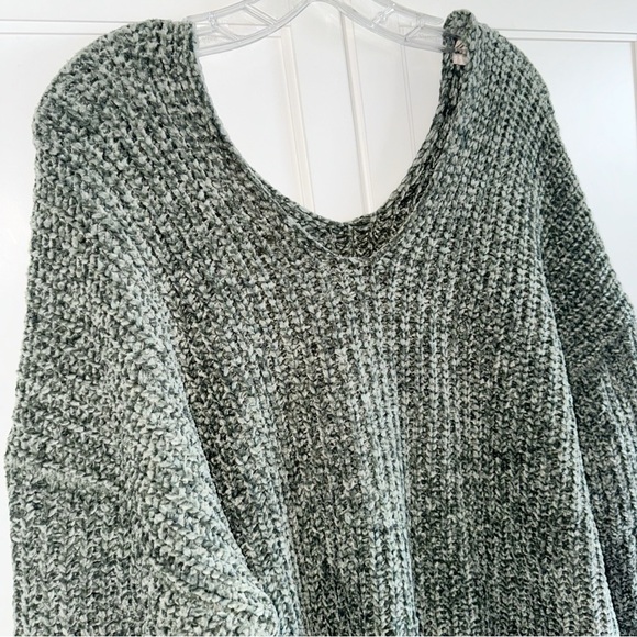 Band of Gypsies V Neckline Front/Back Sage Green Chenille Sweater Sz Small - Picture 8 of 9